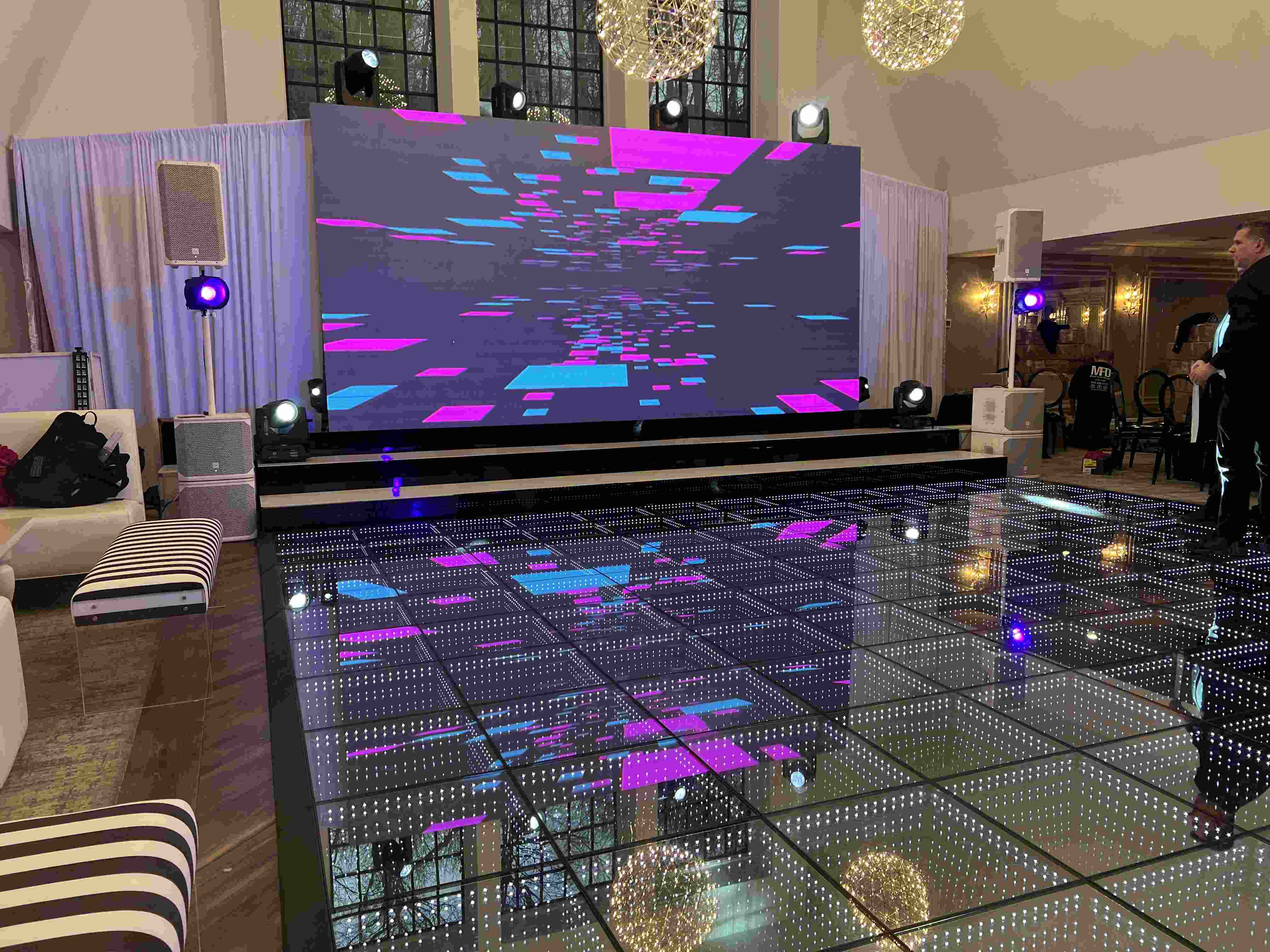 Pixel Pitch Comparison Indoor vs Outdoor LED Video Walls - Understanding Key Differences and Applications